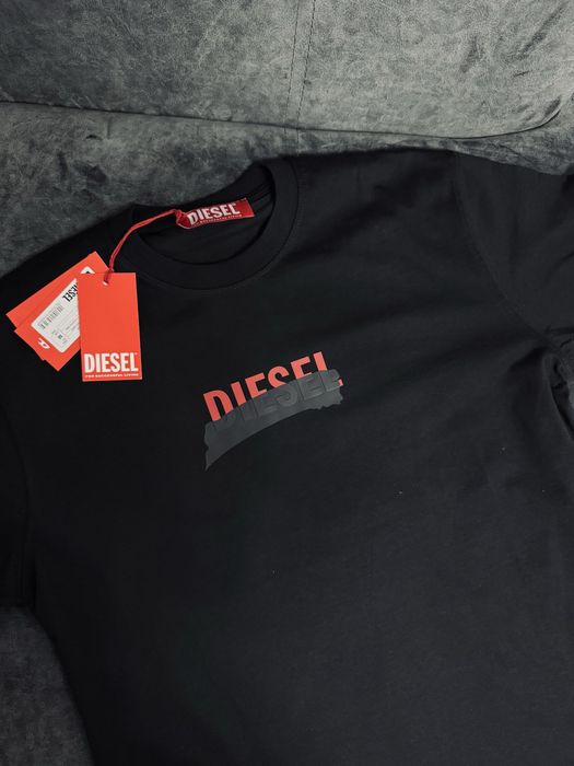 Di*sel черна тениска