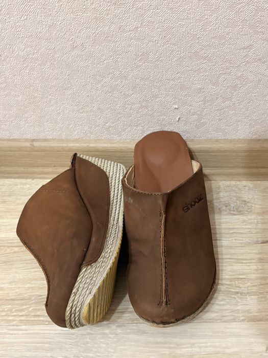 Дамски обувки сабо от естествена кожа в два цвята