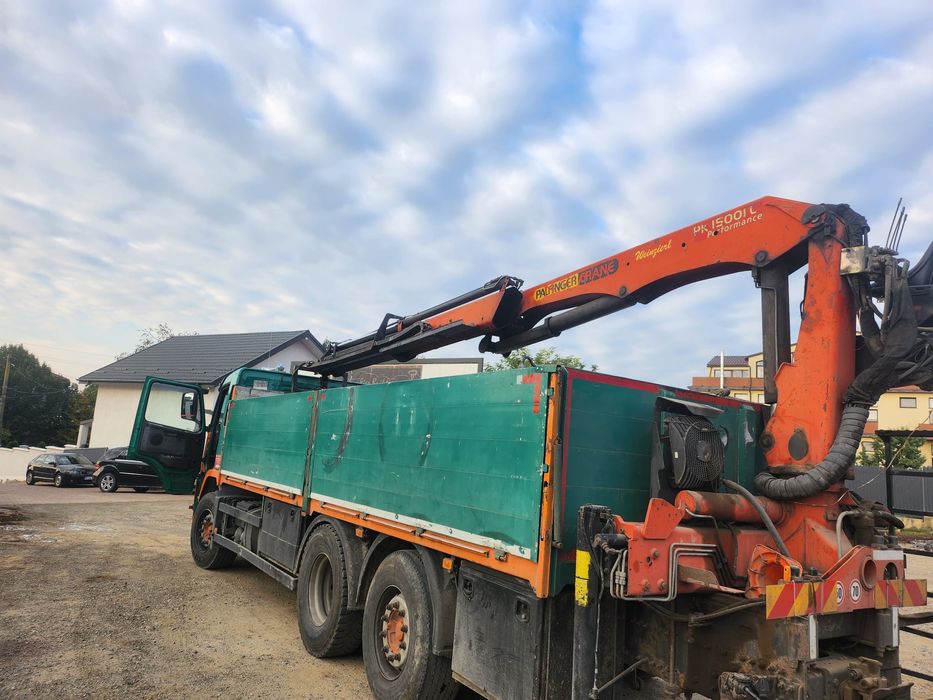 Camion Volvo cu macara de vanzare