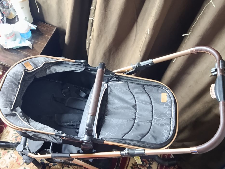 Продаётся детская коляска для новорождённых  INING BABY