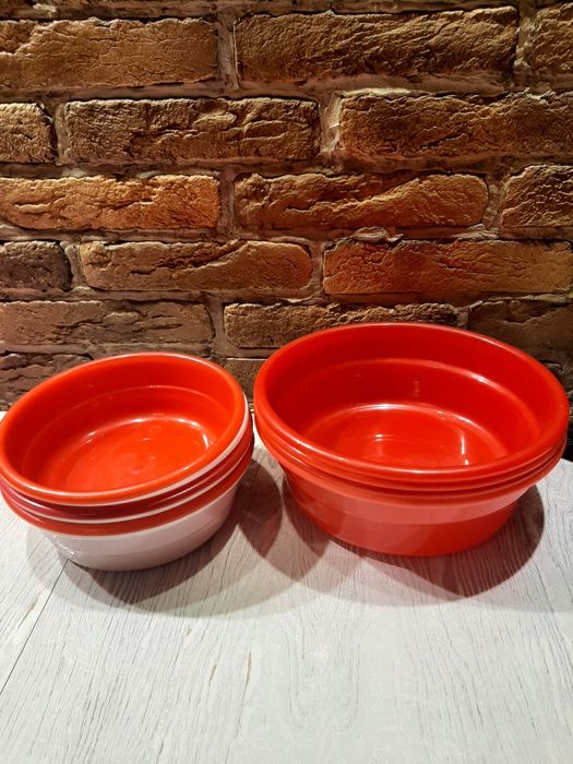 Тазики эмалированные и пластмассовые