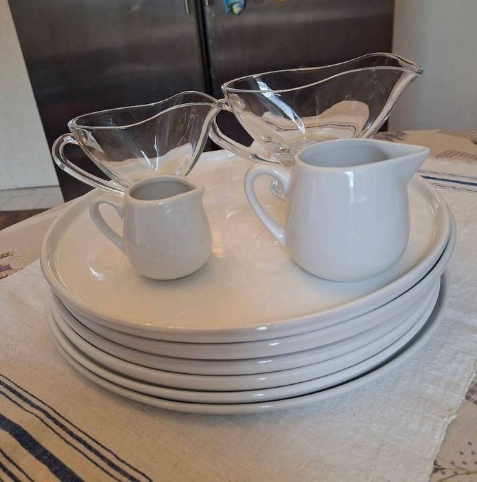 Плата за пица и сосиери.