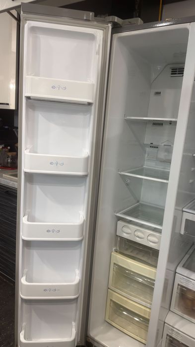 LG  холодильник 2 дверный