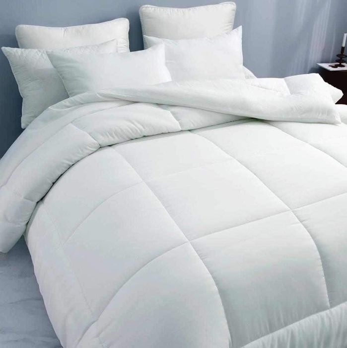 Lenjerie pat finet 6 piese+ pilota 200x230 cm + 2 perne 50x70cm 
Tot