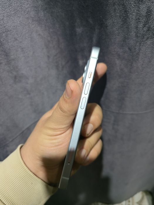 Iphone 15 128гб.