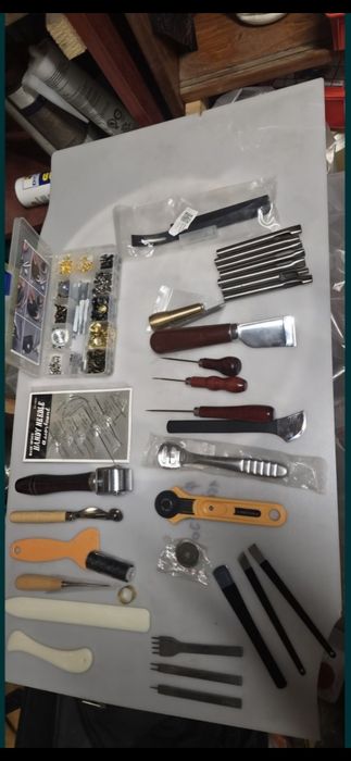 Set unelte de prelucrat piele