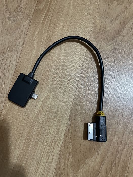 Vând Cablu adaptor AMI-MMI Audi music interface la conector Iphone