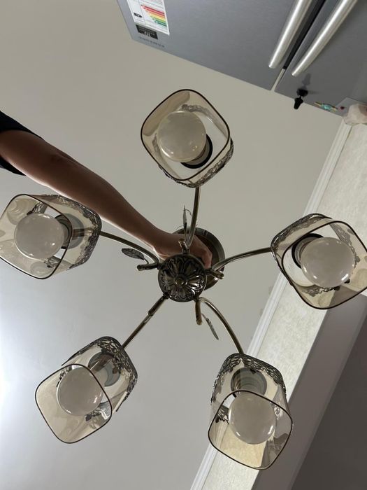 Люстра 6 плафонов