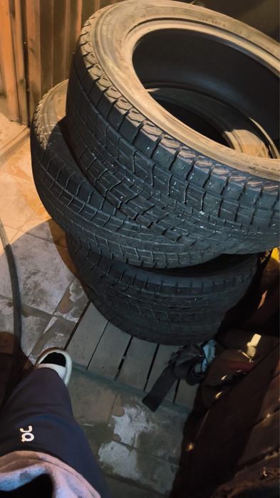 Продам зимнюю резину DUNLOP
