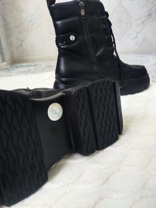 Сапог шанел кожа