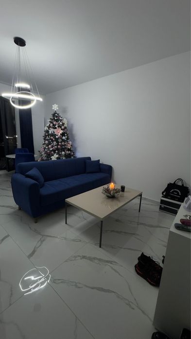 De inchiriat 2 camere (studio)