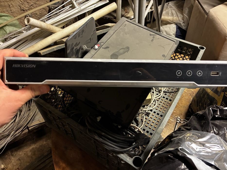 NVR Hikvision 7616