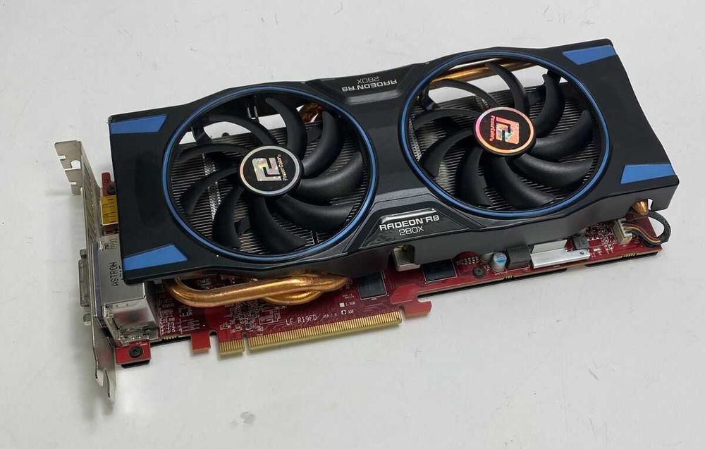 Продавам видео карата r9 280x 3gb