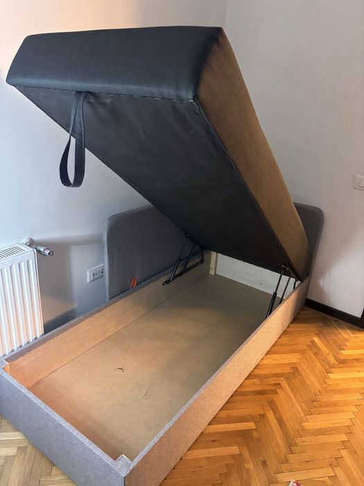 Canapea cu lada de depozitare