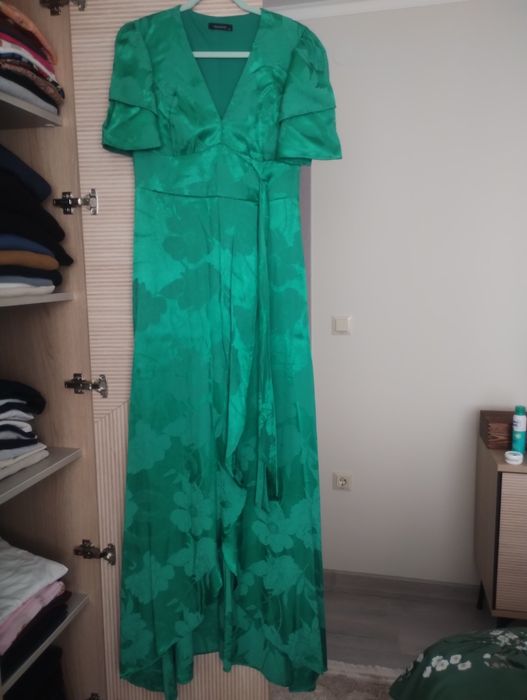 Официална рокля .