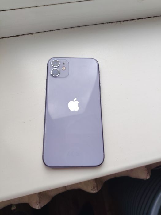 Смартфон IPhone 11