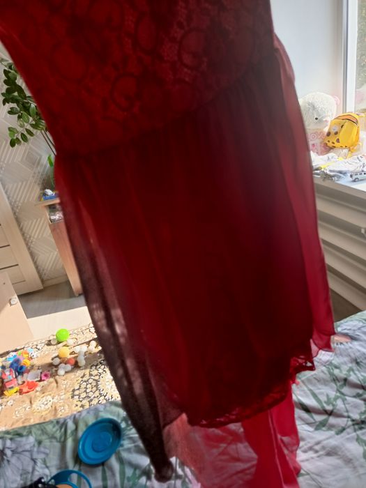 Лёгкое красное платье