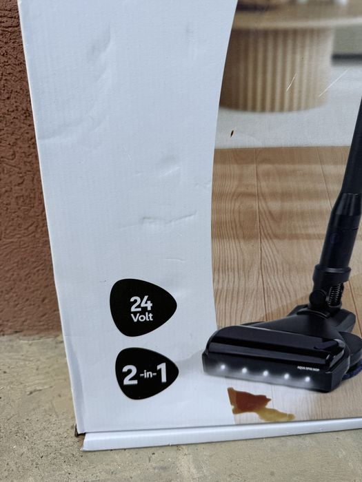 Vând Aspirator 2 în 1 cu funcție spălare nou sigilat