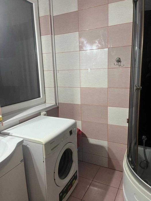 Inchiriez apartament central cu 1 camera