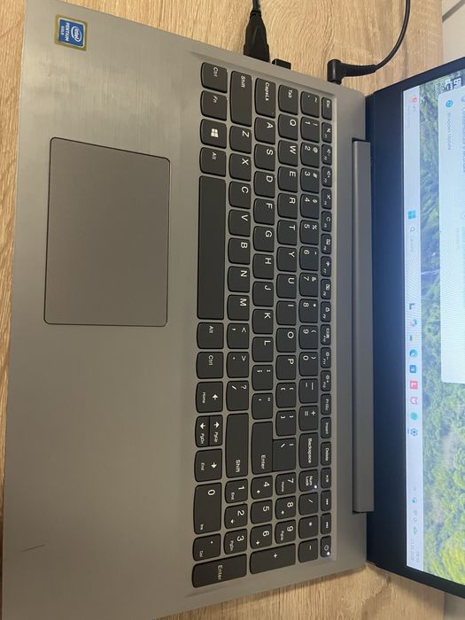 Leptop lenovo s145-15iwl