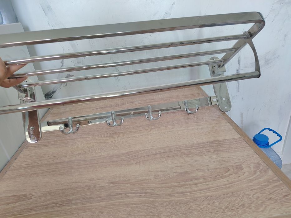 Продам вешалку настенную