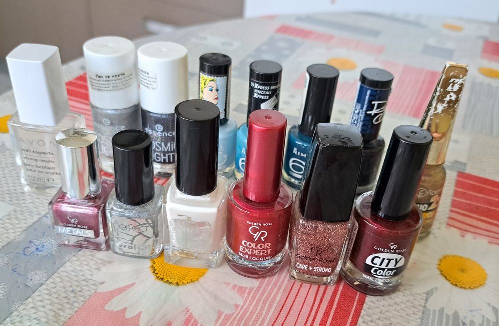 Нови лакове за нокти -15 бр.