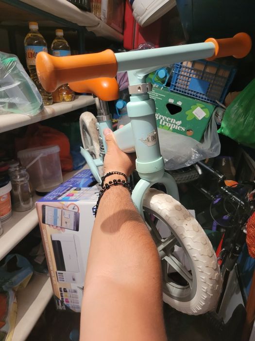 Bicicleta de echilibru cu suspensie