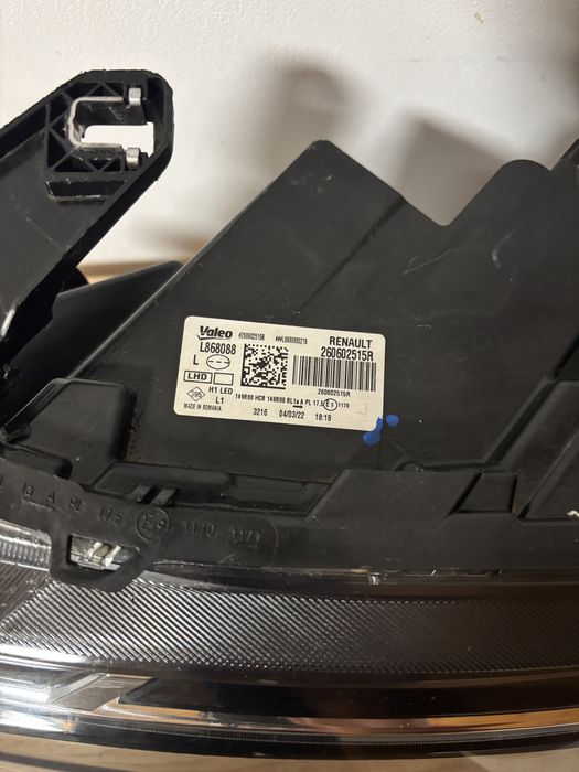 Far Dacia Duster Y stanga