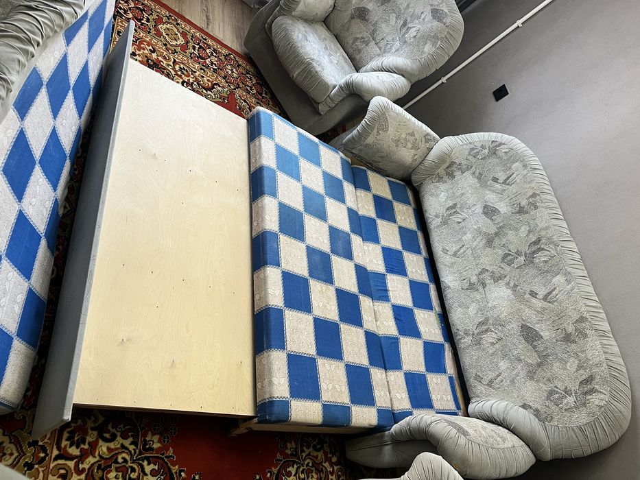 Диван и два кресла