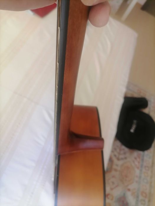 Продавам акустична китара