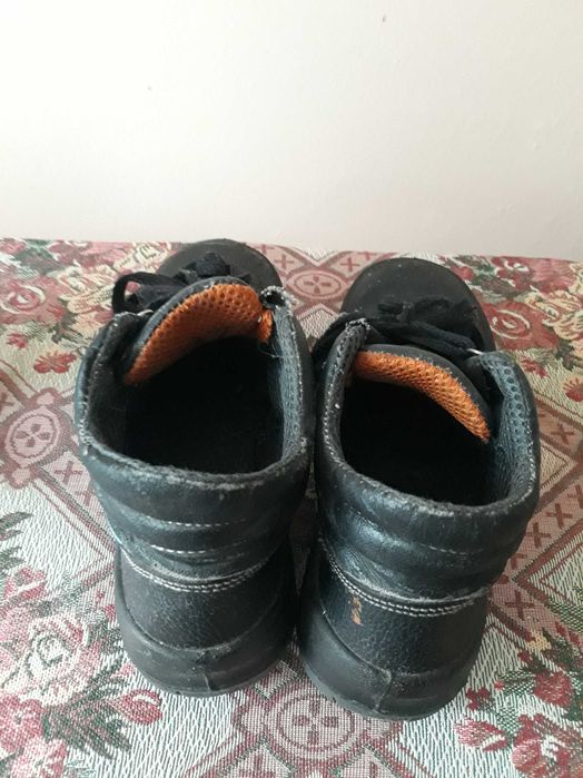 Ботинки рабочие 37 размер б/у