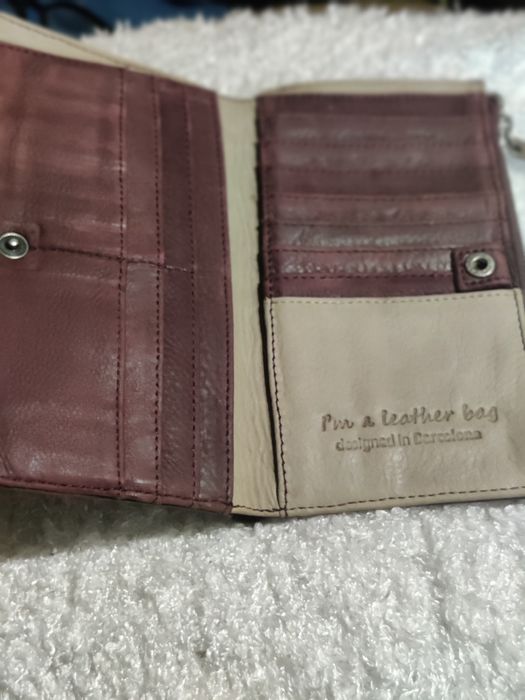 Дамски кожени портмонета