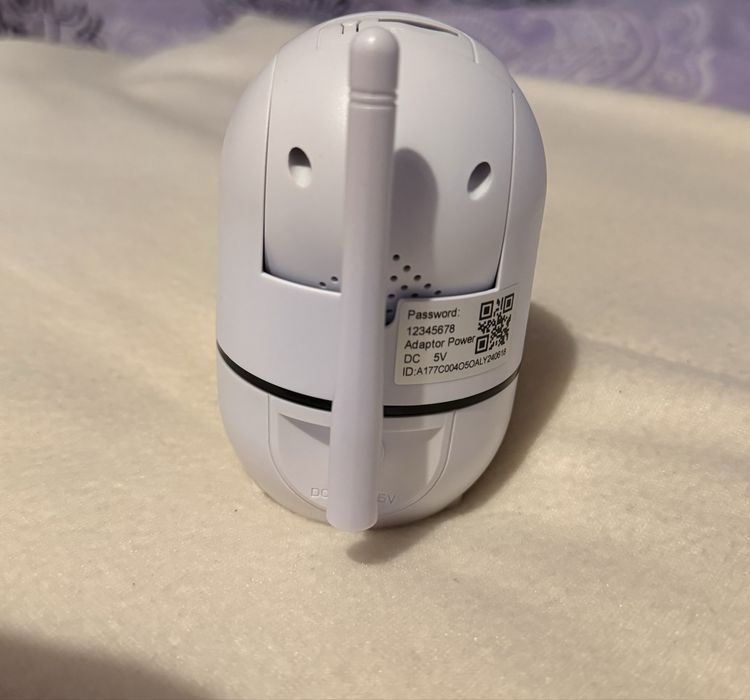 Wi-Fi камера / бебефон – като нова, пълен комплект