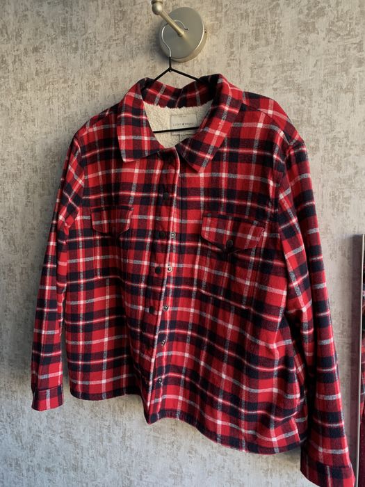 Продается куртка на осень весну