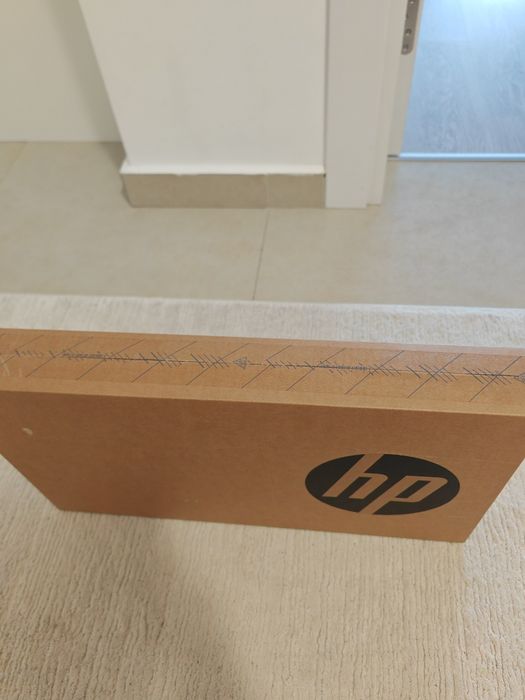 Laptop HP 250 G9
