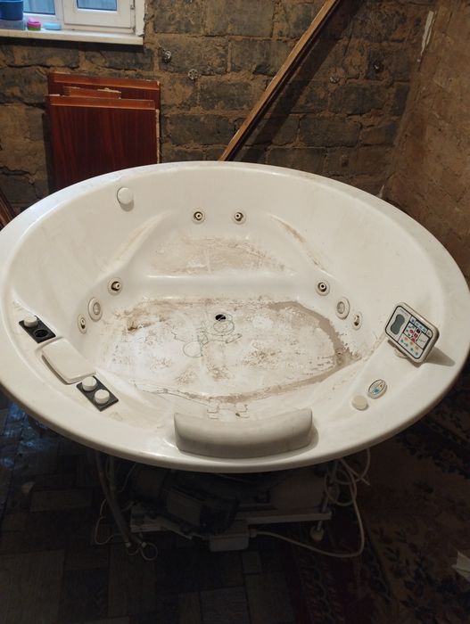Ванна Жакузи 2-2 продам