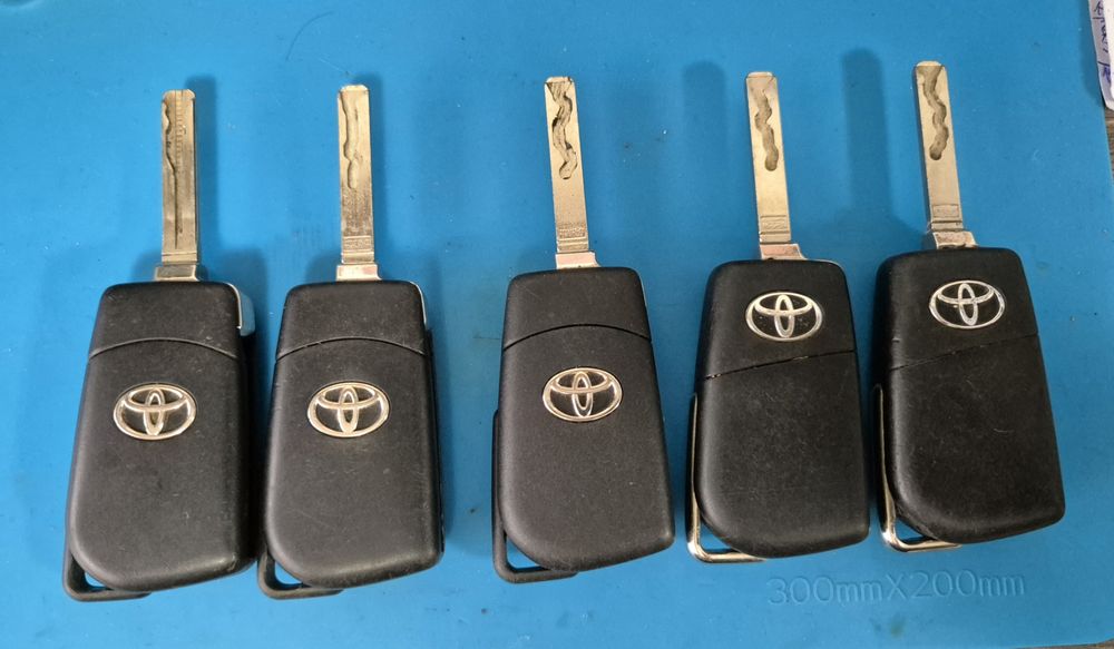 Оригинални ключове Toyota,сгъваеми и стандартни