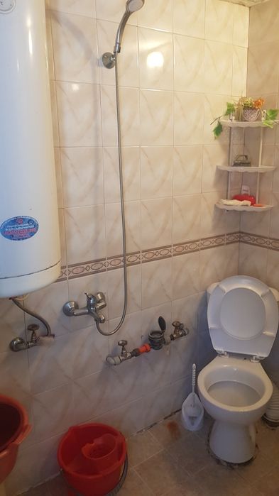 Продава етаж от къща в гр Дупница