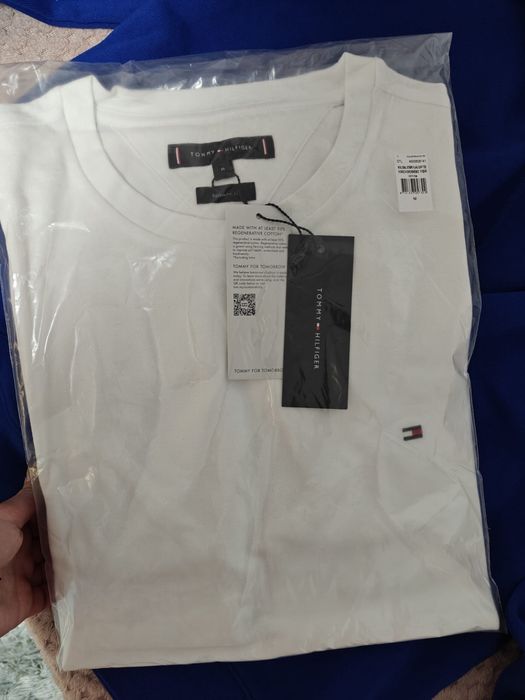 Tricou tommy, original cu eticheta ! + hanorac