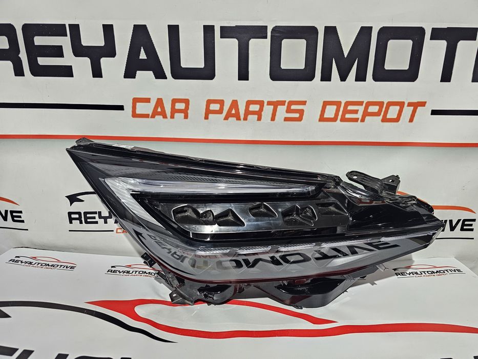 Far dreapta prisma led Toyota CHR C-HR 2 dupa 2023 cod 81110-F4510-00