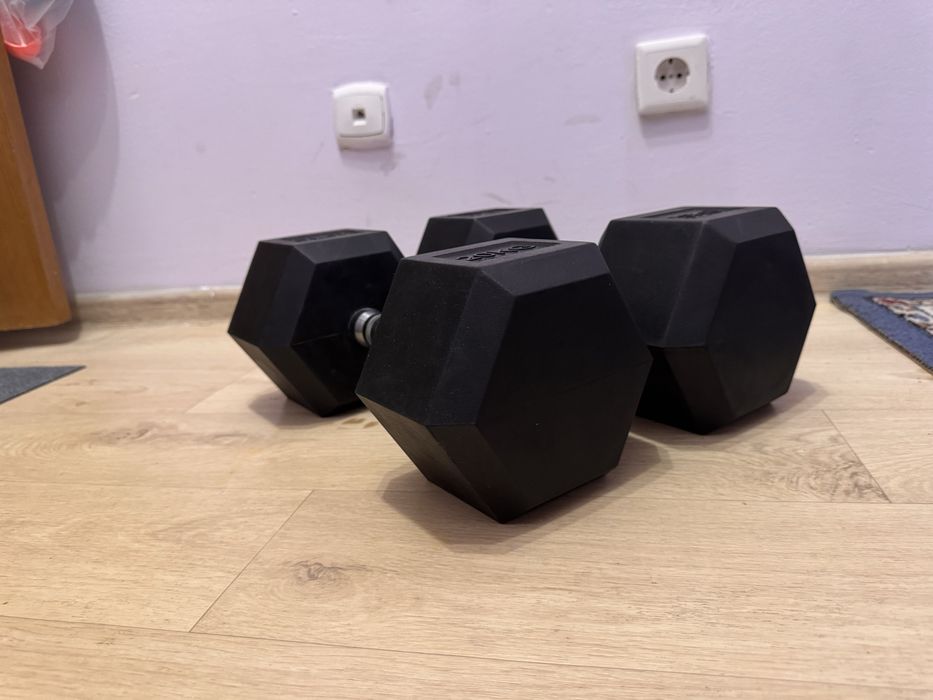 Продам гантели 20 кг