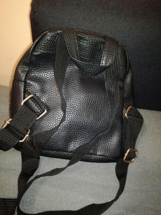 Дамска малка раница