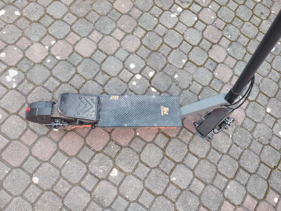 Vând trotineta electrica kukirin g2