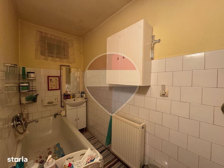 Casă cu 1439 mp teren Semlac la 37 km de Arad ( 2 cai de acces)