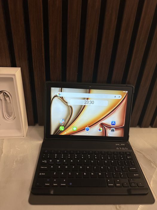 Таблет като лаптоп - с клавиатура, мишка, писалка, слушалки ,4GB памет