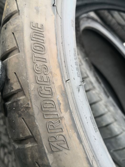 255 35 21 цола гуми Bridgestone dot 22 2 броя