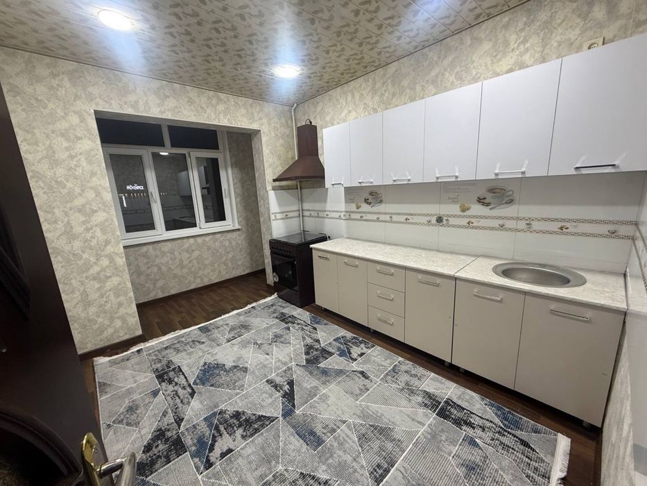 Sebzorda 4 xona remontli uy sotiladi