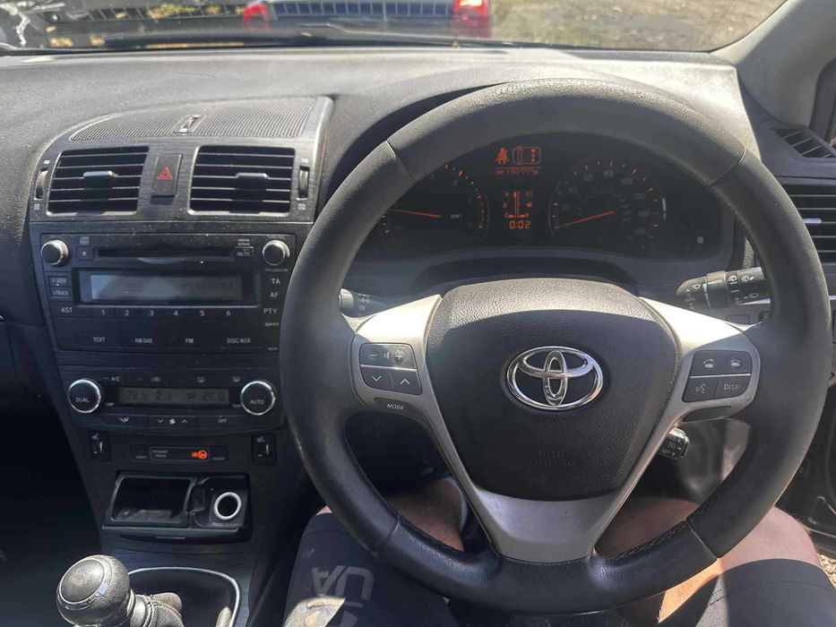 НА ЧАСТИ Toyota Avensis 2 0 D-4D 126 кс 2009