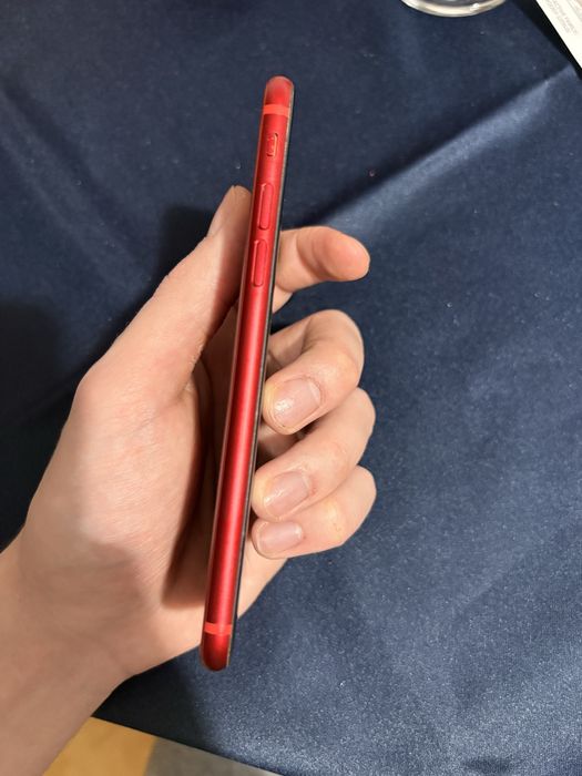 iPhone 8 product red