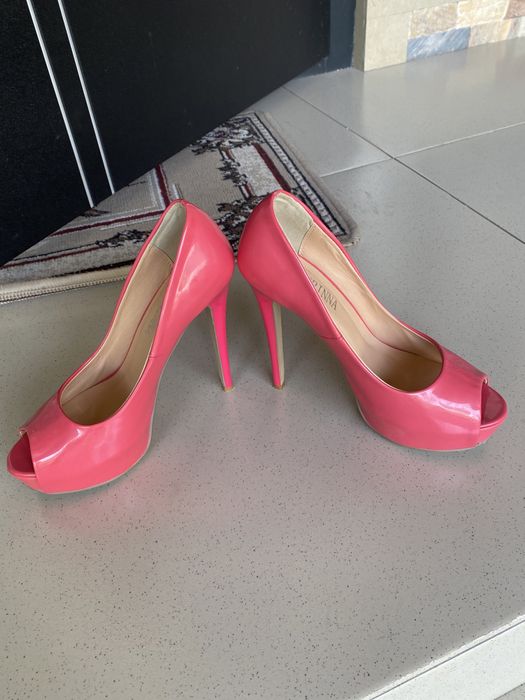 Продаются розовые туфли 38 размер